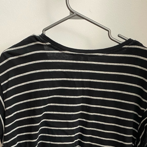 Divided simple shirt - Picture 3 of 3